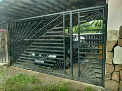 Execut lucrari de constructii, porti si garduri metalice