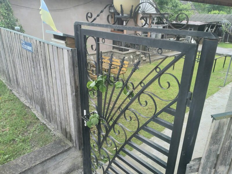 Execut lucrari de constructii, porti si garduri metalice